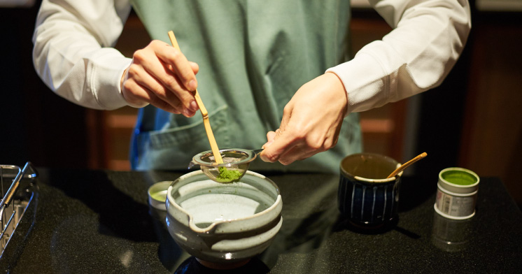 スタッフは全員、お茶を淹れる、点てる技術はプロフェッショナル