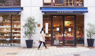 近年、雑貨店やセレクトショップが多く開店し立ち並ぶ薬院エリア
