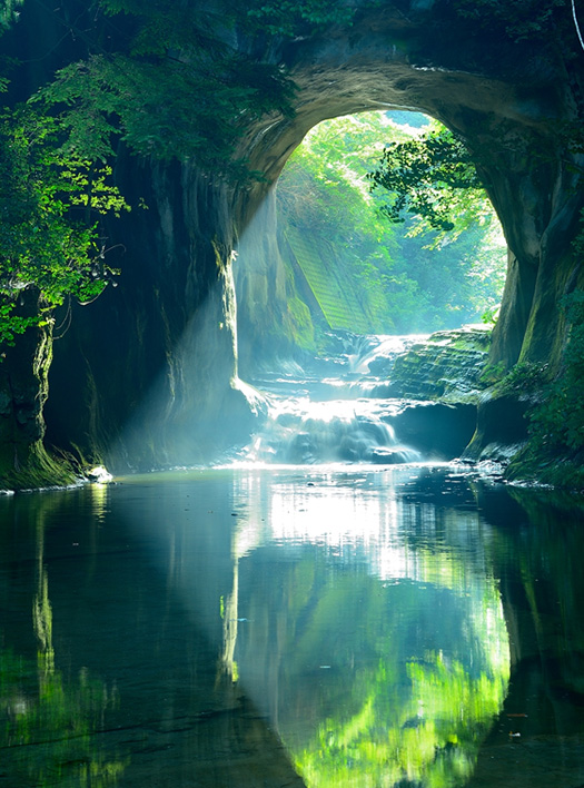 よろこぶ顔が見たくて。おもてなしが育んだ太巻き寿司の芸術。