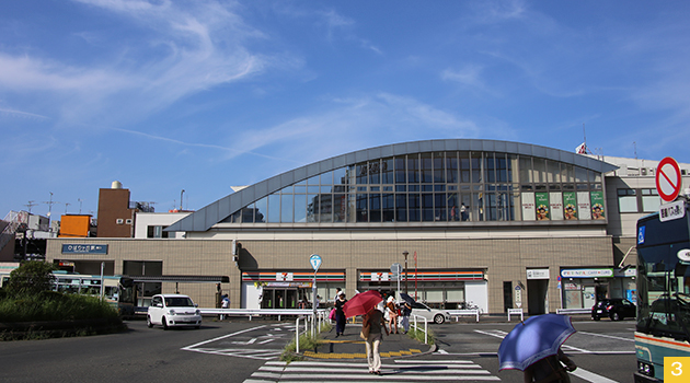 西武池袋線の急行が停まる「ひばりケ丘」駅