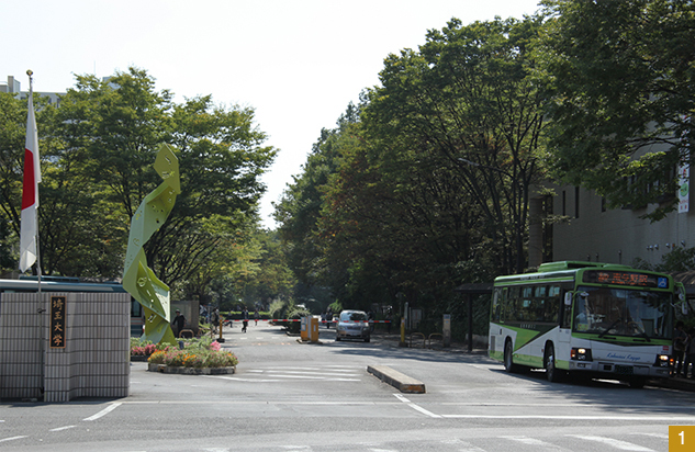 平日は多くの学生が行き交う埼玉大学。